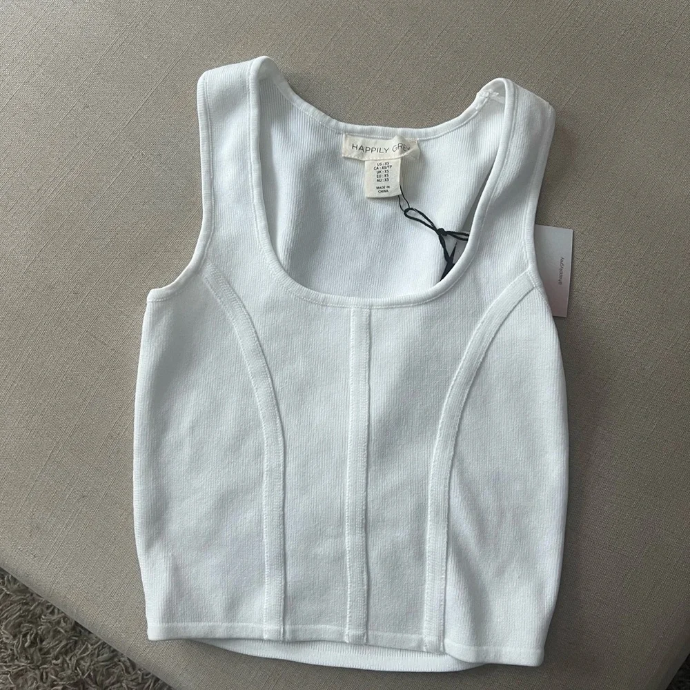 Crop top - Picture 1 of 2